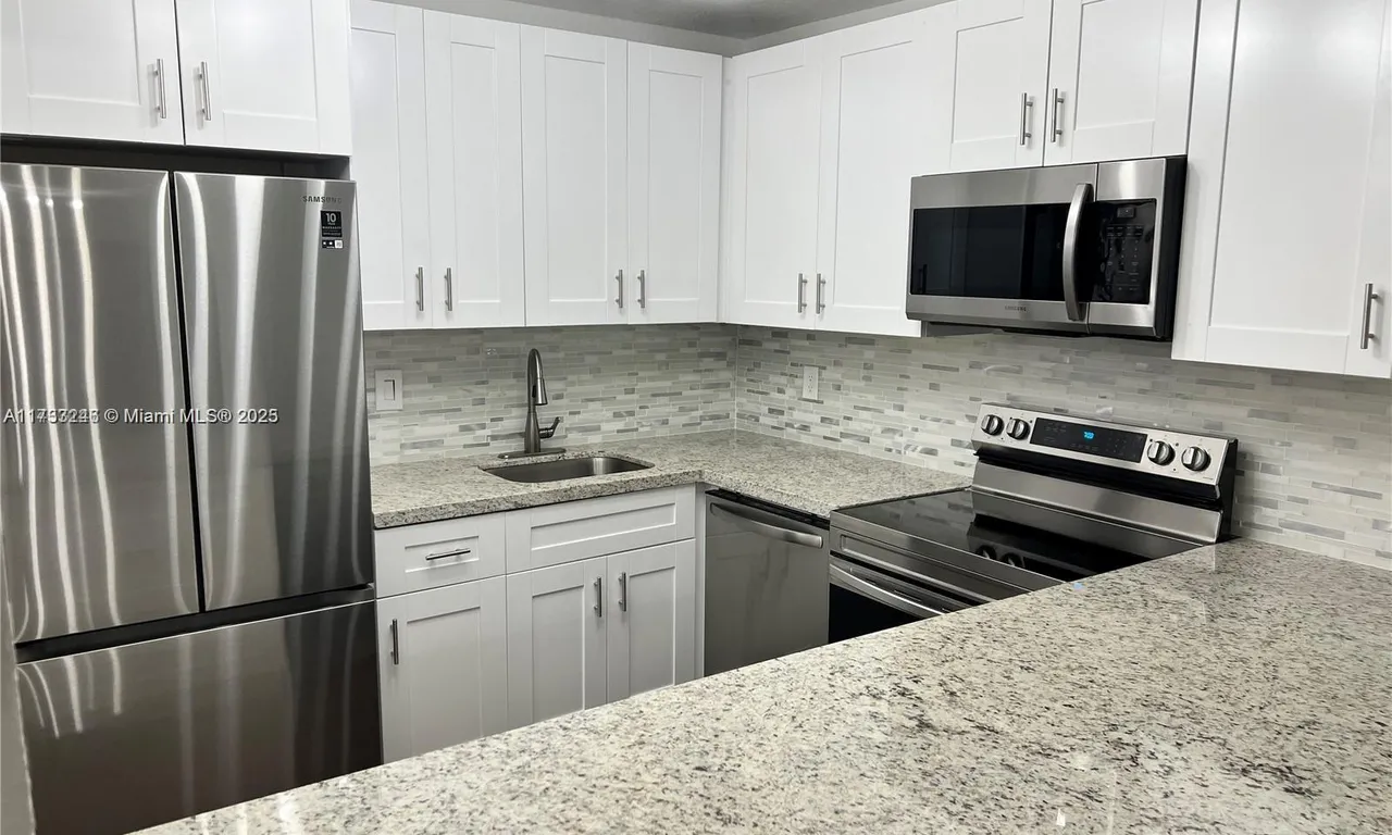 9355 SW 8th St # 124, Boca Raton FL 33428
