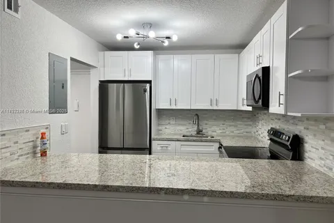 9355 SW 8th St # 124, Boca Raton FL 33428