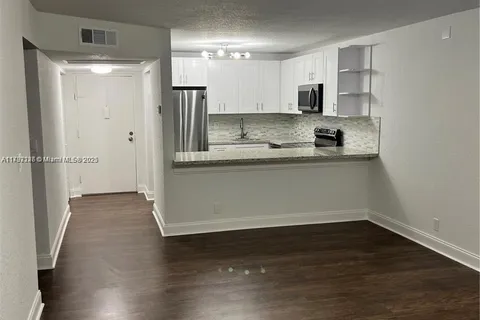 9355 SW 8th St # 124, Boca Raton FL 33428