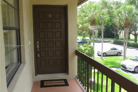 8425 Casa Del Lago # D, Boca Raton FL 33433