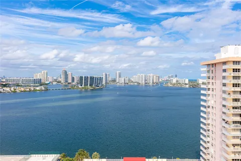 250 174th St # 2116, Sunny Isles Beach FL 33160