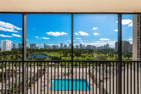 20301 W Country Club Dr # 1026, Aventura FL 33180