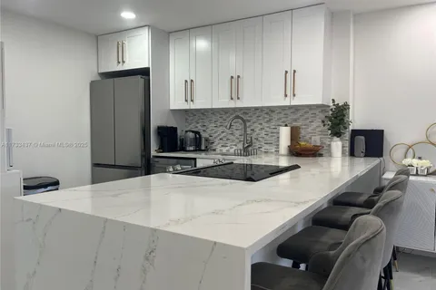 3101 N Country Club Dr # 406, Aventura FL 33180
