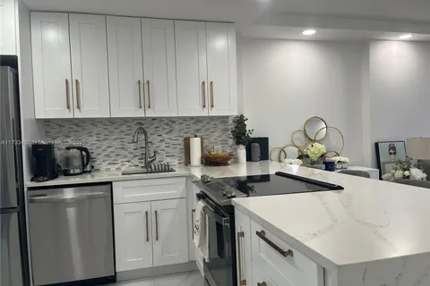 3101 N Country Club Dr # 406, Aventura FL 33180