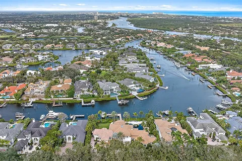 440 Mariner Dr, Jupiter FL 33477