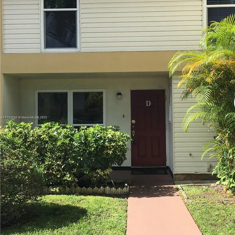 3326 Farragut St # 6D, Hollywood FL 33021