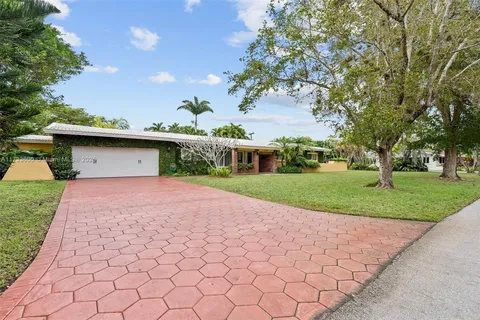 8375 SW 149th Dr, Palmetto Bay FL 33158