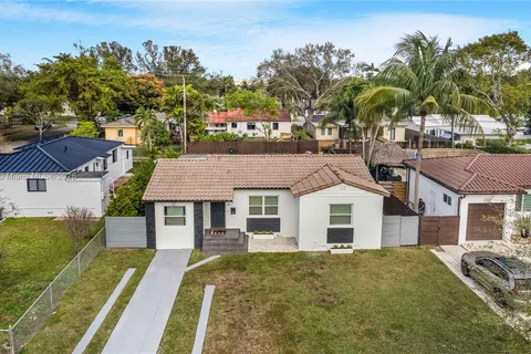 81 Whitethorn Dr, Miami Springs FL 33166