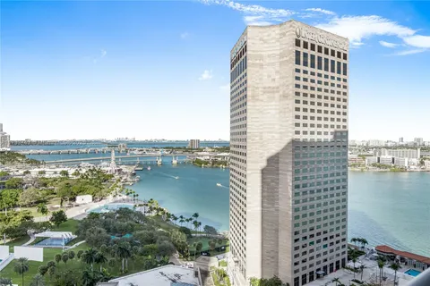 325 S Biscayne Blvd # 2514, Miami FL 33131