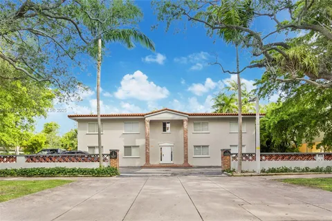 1 Edgewater Dr # 201, Coral Gables FL 33133