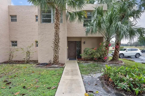 9421 Live Oak Pl # 104, Davie FL 33324