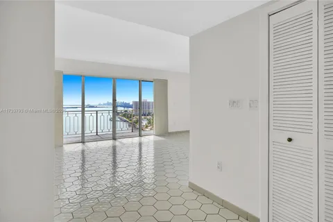 11111 Biscayne Blvd # 21C, Miami FL 33181