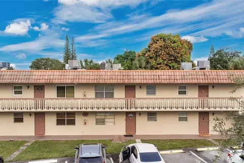 3777 NW 78th Ave # 15G, Davie FL 33024