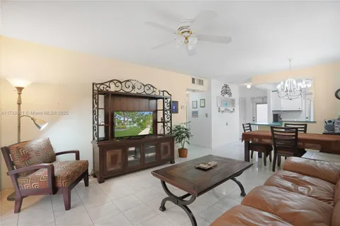 5171 W Oakland Park Blvd # 311, Lauderdale Lakes FL 33313