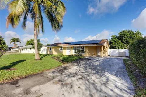 3431 Sapphire Rd, Lake Worth FL 33462