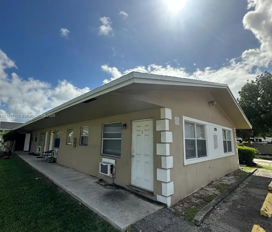1026 NW 3rd Ave, Fort Lauderdale FL 33311