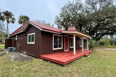 1757 SW 8th street, Okeechobee FL 34974