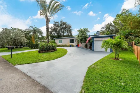 5189 SW 28th Ave, Dania Beach FL 33312