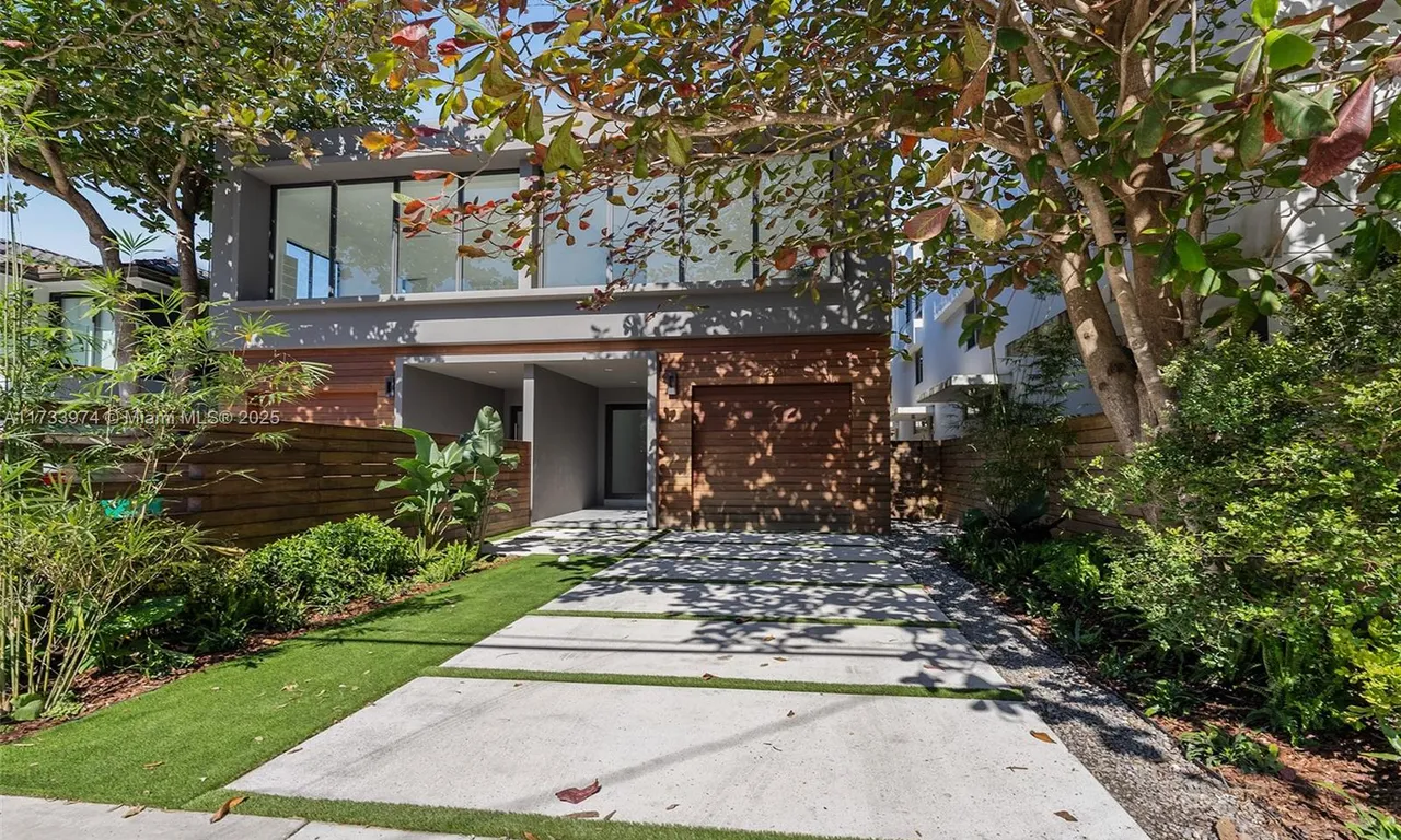 2986 Coconut Ave, Miami FL 33133