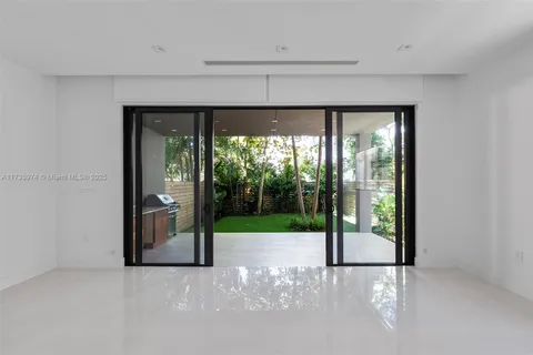 2986 Coconut Ave, Miami FL 33133