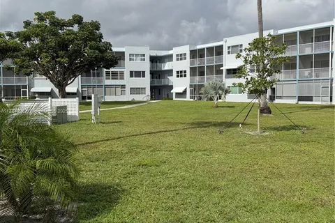 2200 Park Ln # 311, Hollywood FL 33021