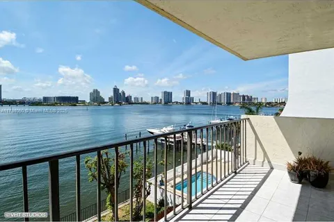 17878 N BAY RD # 307, Sunny Isles Beach FL 33160