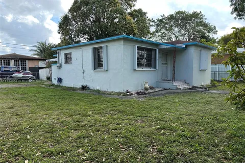 5987 Palm Ave, Hialeah FL 33012