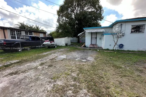 5987 Palm Ave, Hialeah FL 33012