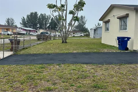 3270 NW 196th Ln, Miami Gardens FL 33056