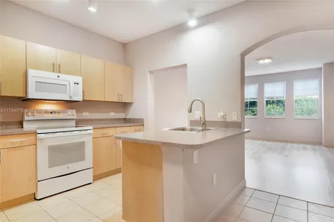 533 NE 3rd Ave # 324, Fort Lauderdale FL 33301