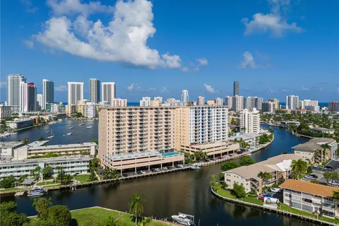 437 Golden Isles Dr # 8D, Hallandale Beach FL 33009