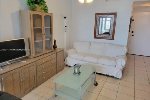 2899 Collins # 1114, Miami Beach FL 33140