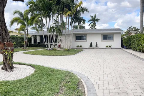 1031 N Northlake Dr, Hollywood FL 33019