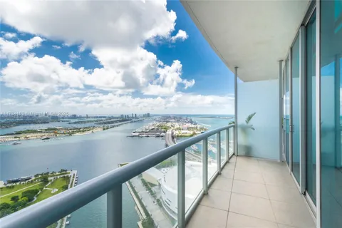 888 Biscayne Blvd # 4810, Miami FL 33132