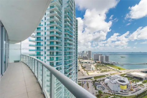 888 Biscayne Blvd # 4810, Miami FL 33132