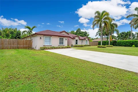 28565 SW 158th Ct, Homestead FL 33033