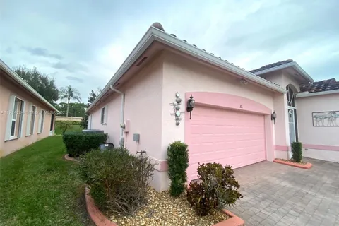 318 NW Shoreview Dr, Port St. Lucie FL 34986