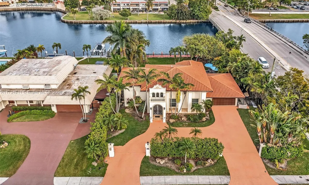 900 Diplomat Pkwy, Hallandale Beach FL 33009