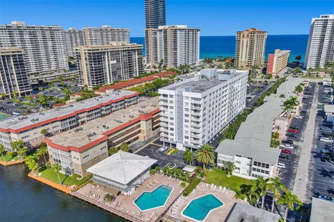 3113 S Ocean Dr # 804, Hallandale Beach FL 33009