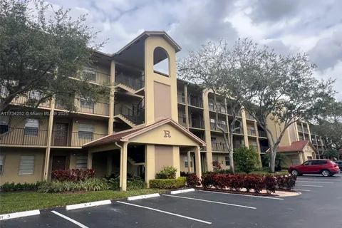 12501 SW 14th St # 313R, Pembroke Pines FL 33027