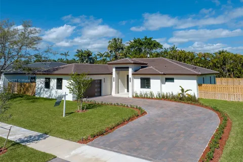 8221 SW 193rd Ter, Cutler Bay FL 33157