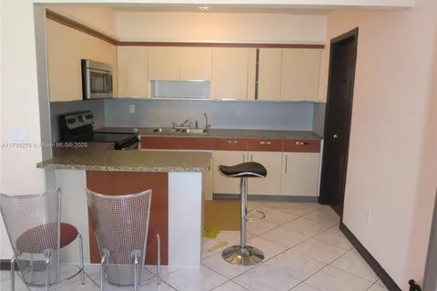 726 SW 5 Ct, Hallandale Beach FL 33009