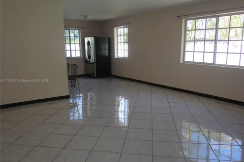 726 SW 5 Ct, Hallandale Beach FL 33009
