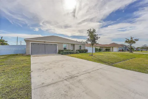 358 SE Fairchild Ave, Port St. Lucie FL 34984