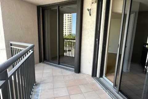 540 Brickell Key Dr # 904, Miami FL 33131