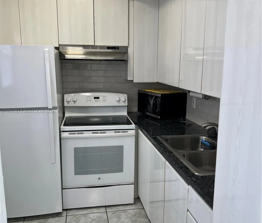 20200 NE 29th Ct # N109, Aventura FL 33180