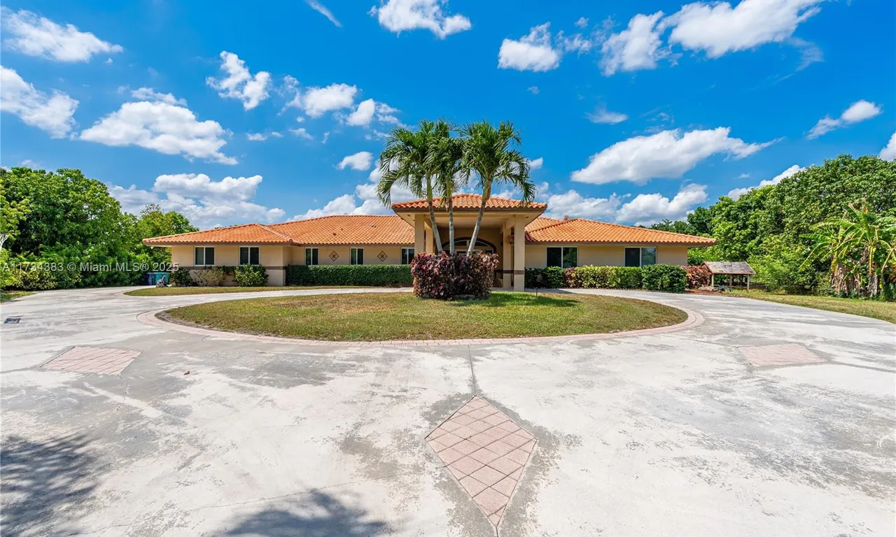 20825 SW 242nd St, Homestead FL 33031