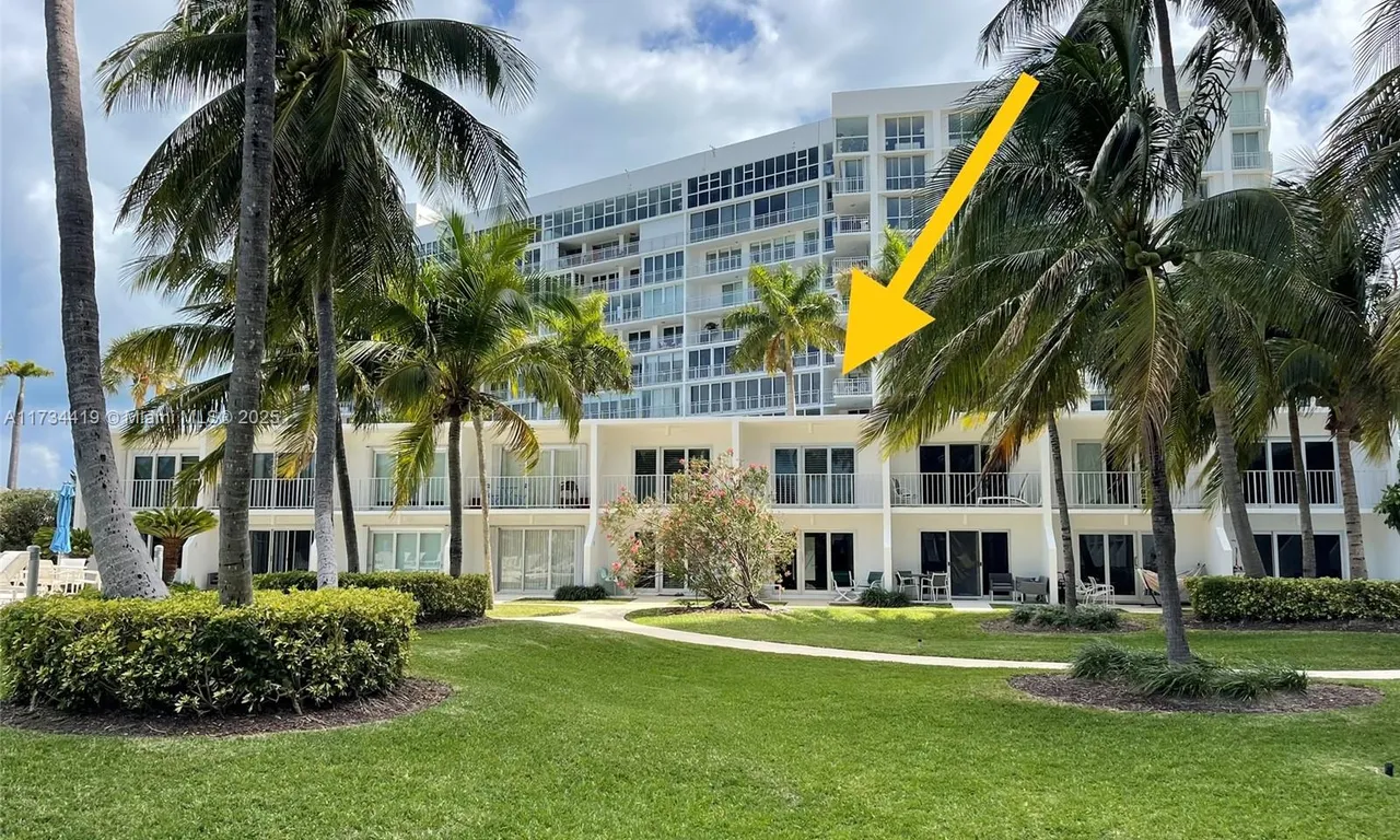 881 Ocean Dr, Key Biscayne FL 33149