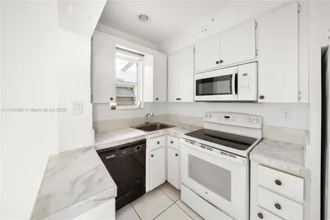 10281 E Bay Harbor Dr # C4, Bay Harbor Islands FL 33154