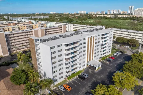 401 NE 14th Ave # 204, Hallandale Beach FL 33009